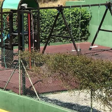 Beachfront Escape דירה *