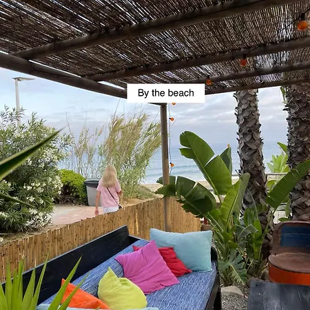 Beachfront Escape דירה אסטפונה