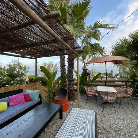 דירה Beachfront Escape