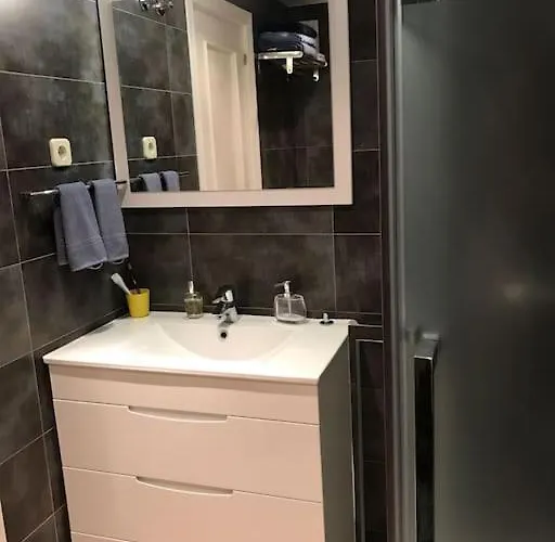 Apartment Beachfront Escape *