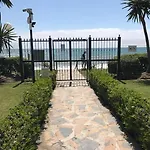 Διαμέρισμα Beachfront Escape
