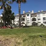 Beachfront Escape Εστεπόνα