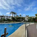 Beachfront Escape * Εστεπόνα