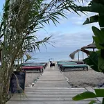 Διαμέρισμα Beachfront Escape Εστεπόνα