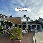 Beachfront Escape * Εστεπόνα