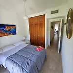 Beachfront Escape Εστεπόνα