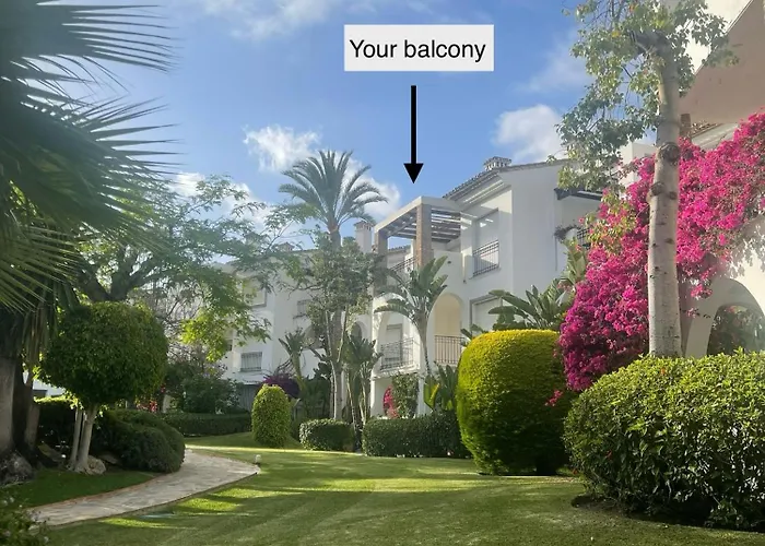 Apartment Beachfront Escape *