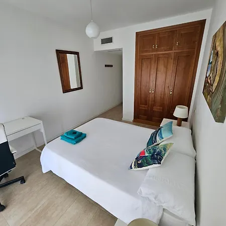 Apartment Beachfront Escape