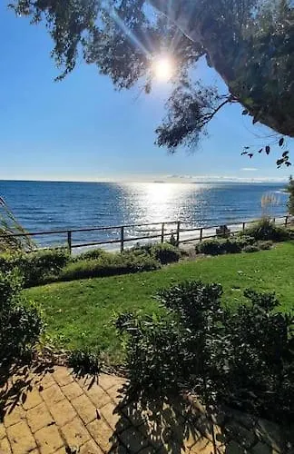 Διαμέρισμα Beachfront Escape